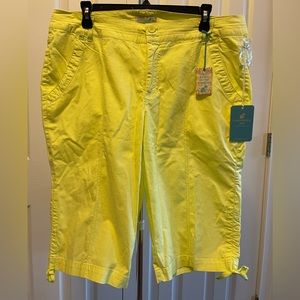 Women’s Caribbean Joe Capris, Size 14, Bright Yellow Color, NWT